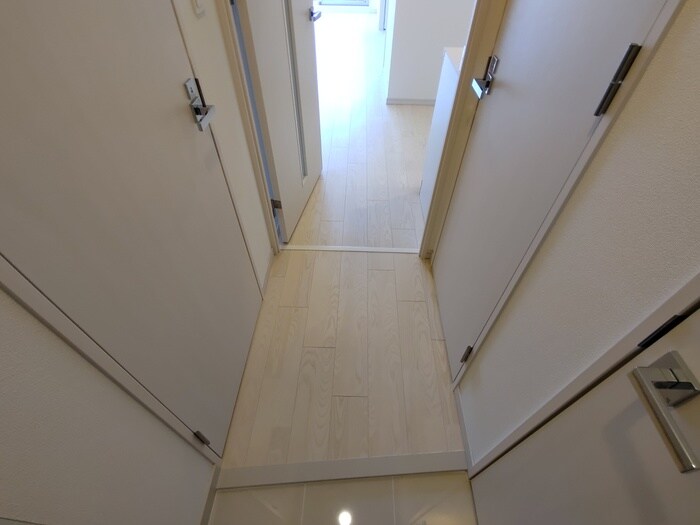 玄関 ｱﾄﾞﾊﾞﾝｽ江坂東ﾃﾞﾊﾟｰﾙ(1006)