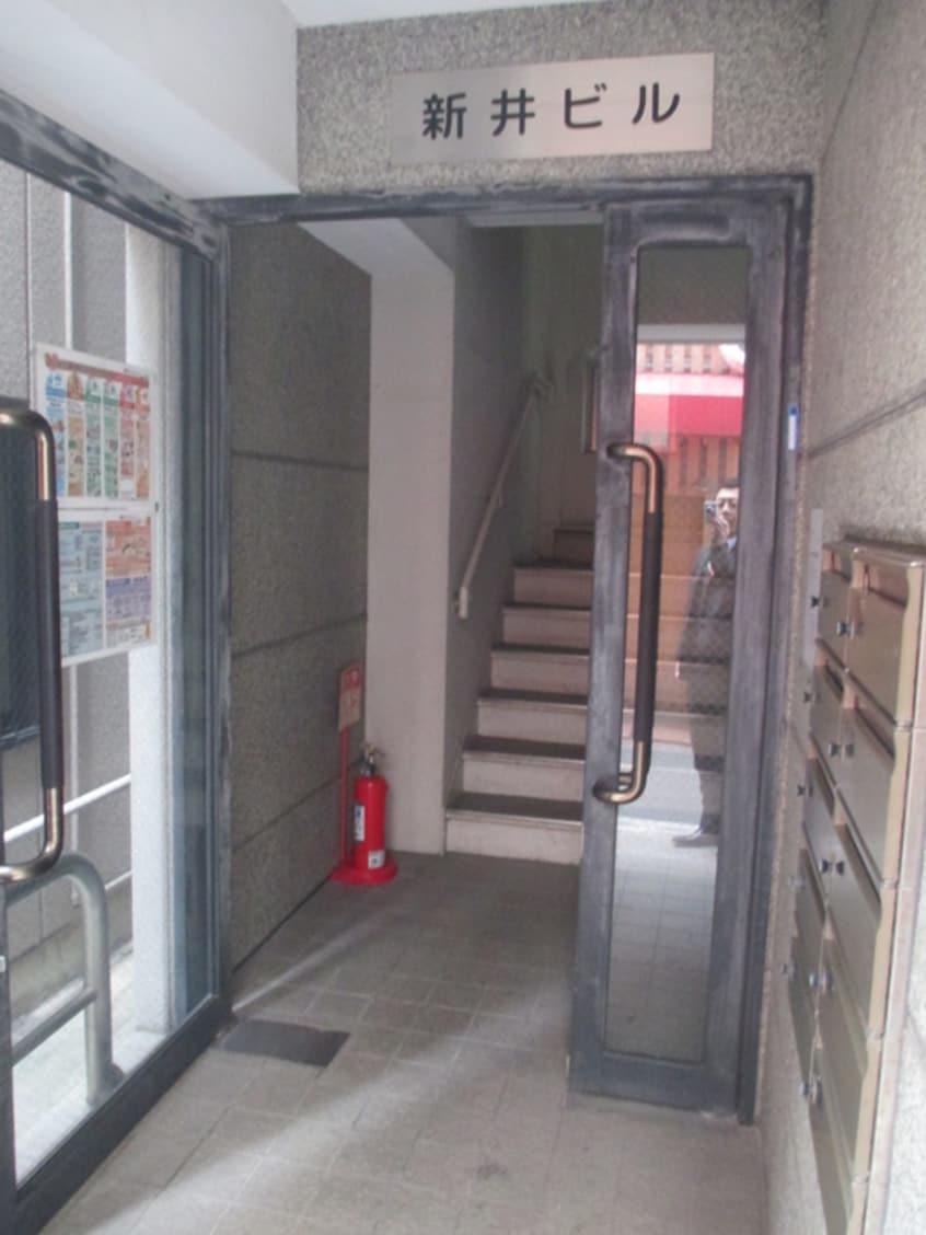エントランス部分 新井マンション
