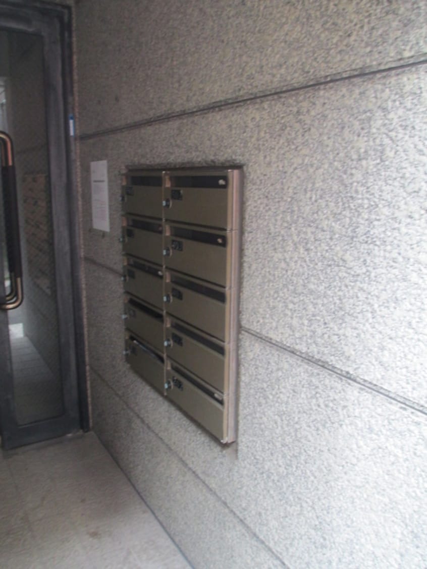 エントランス部分 新井マンション