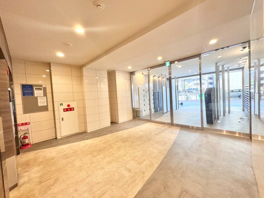 エントランス部分 SERENiTE本町reflet