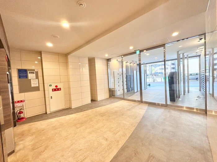 エントランス部分 SERENiTE本町reflet