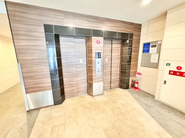 エントランス部分 SERENiTE本町reflet