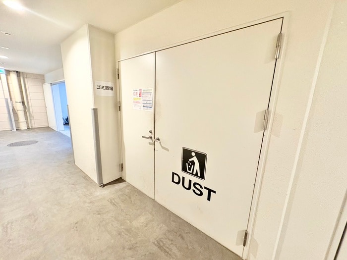 エントランス部分 SERENiTE本町reflet