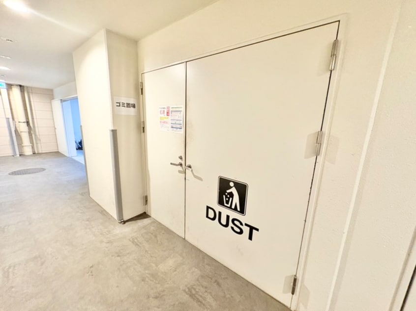 エントランス部分 SERENiTE本町reflet