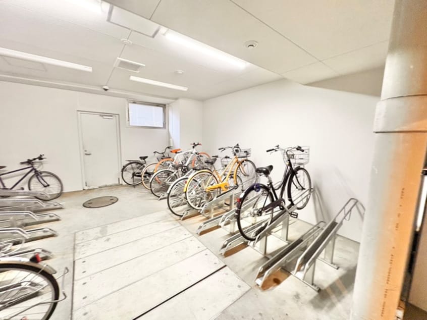 駐輪場 SERENiTE本町reflet