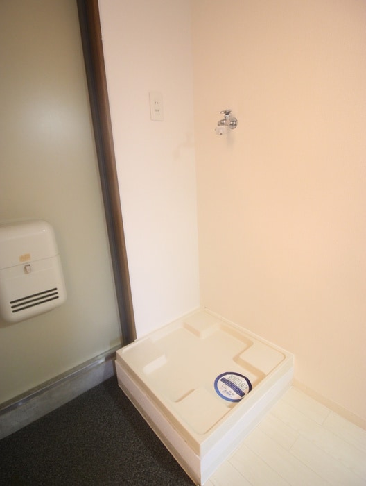 洗濯機置場 ルミエ－ル西長堀