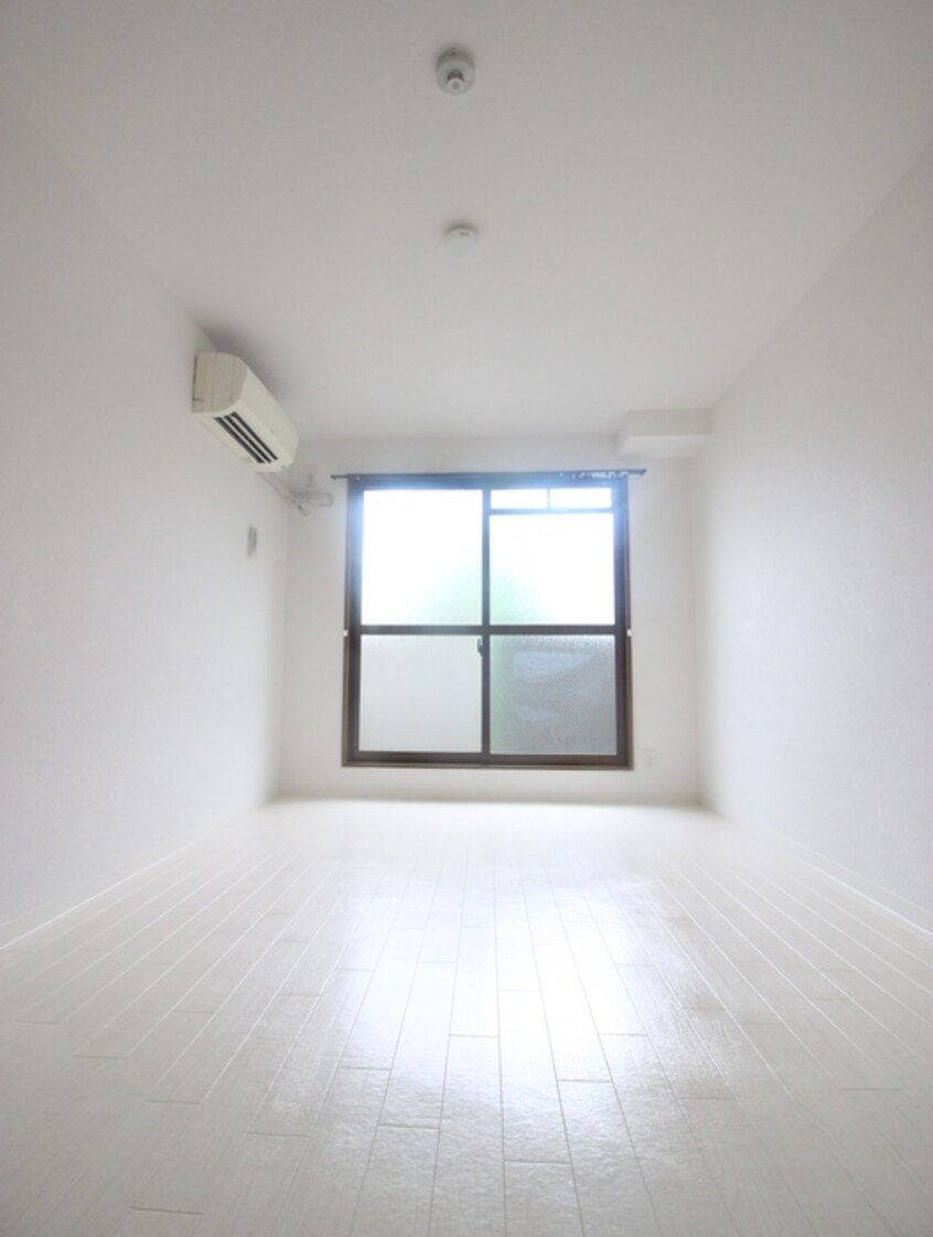 居室 ルミエ－ル西長堀