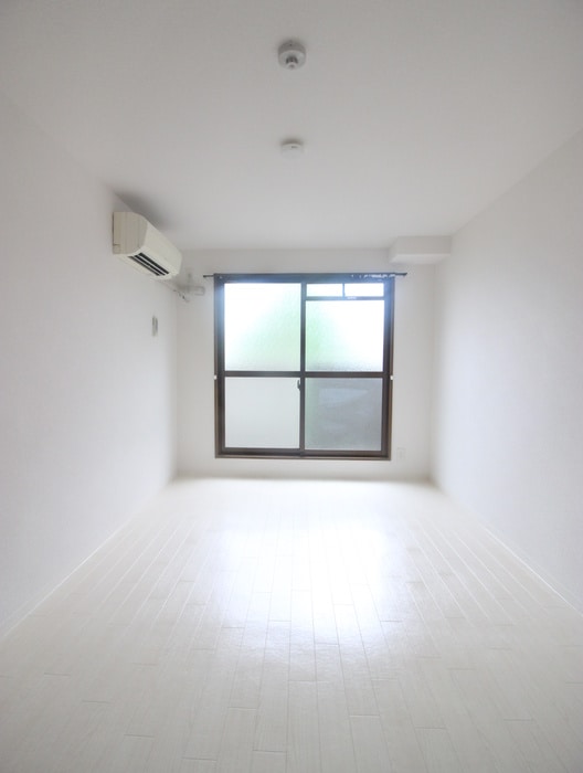 居室 ルミエ－ル西長堀