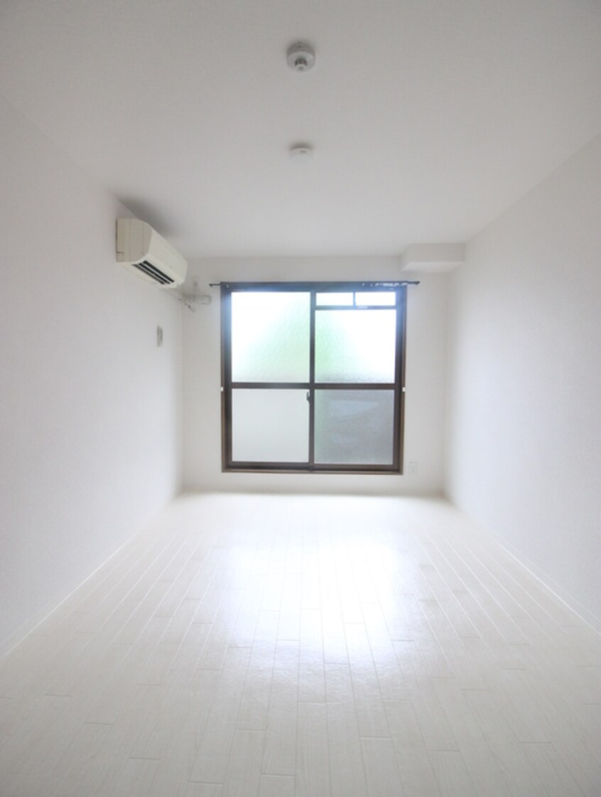 居室 ルミエ－ル西長堀