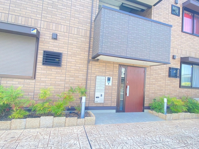 エントランス部分 セピアコート鳳