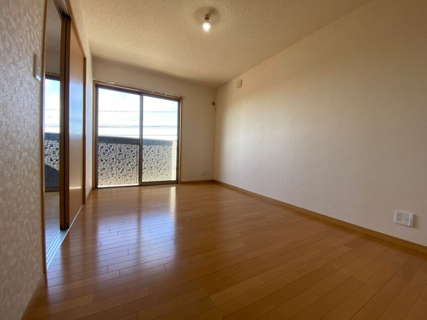 内観写真 カムリガ－デン