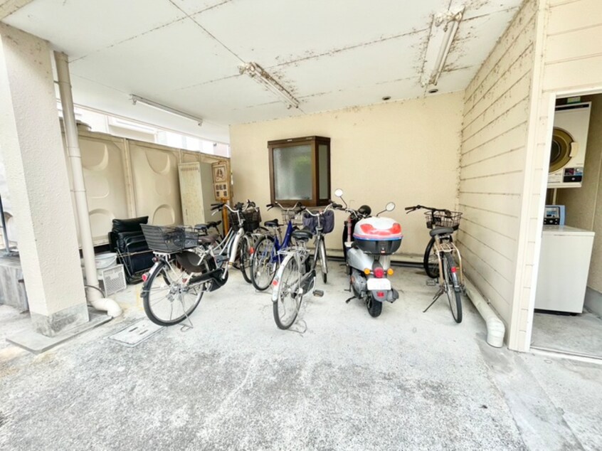 駐輪場 上中マンション美園