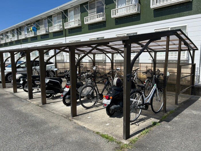 バイク置き場 法橋ハイツA棟