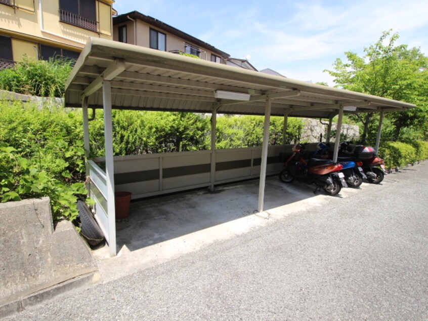 バイク置き場 エ－ヴィヒ畠中