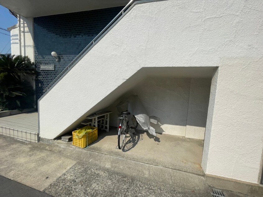 駐輪場 岡本マンション