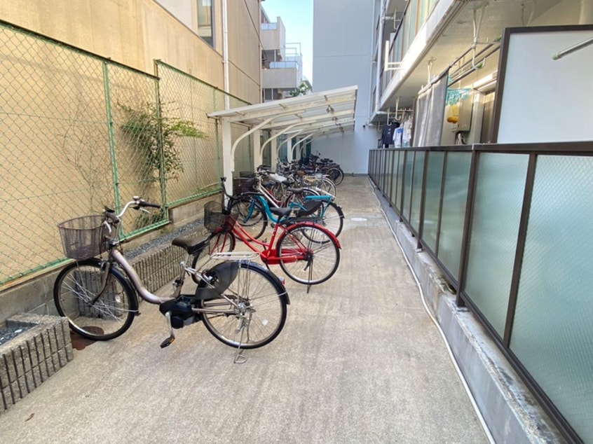 駐輪場 ア－バンヒル太秦