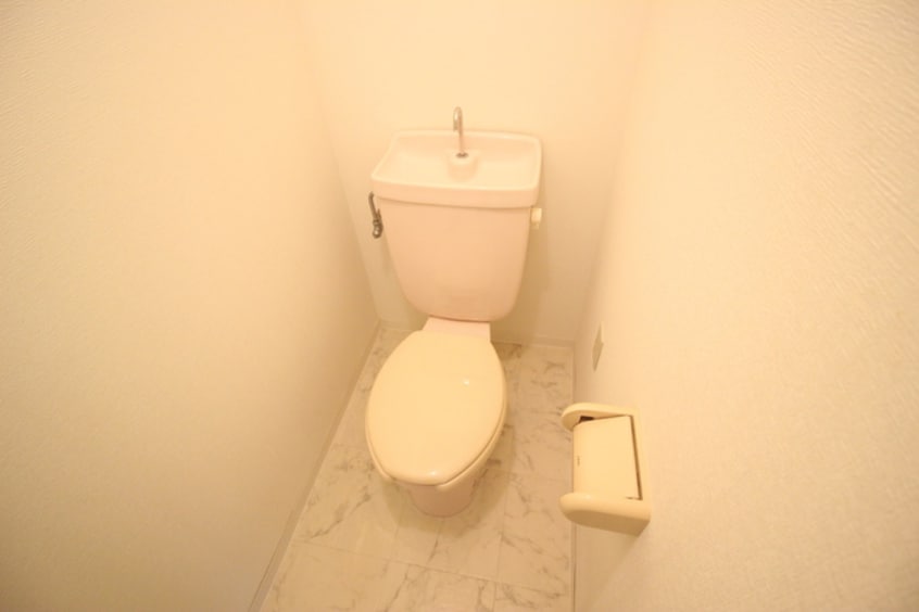 トイレ ア－バンヒル太秦