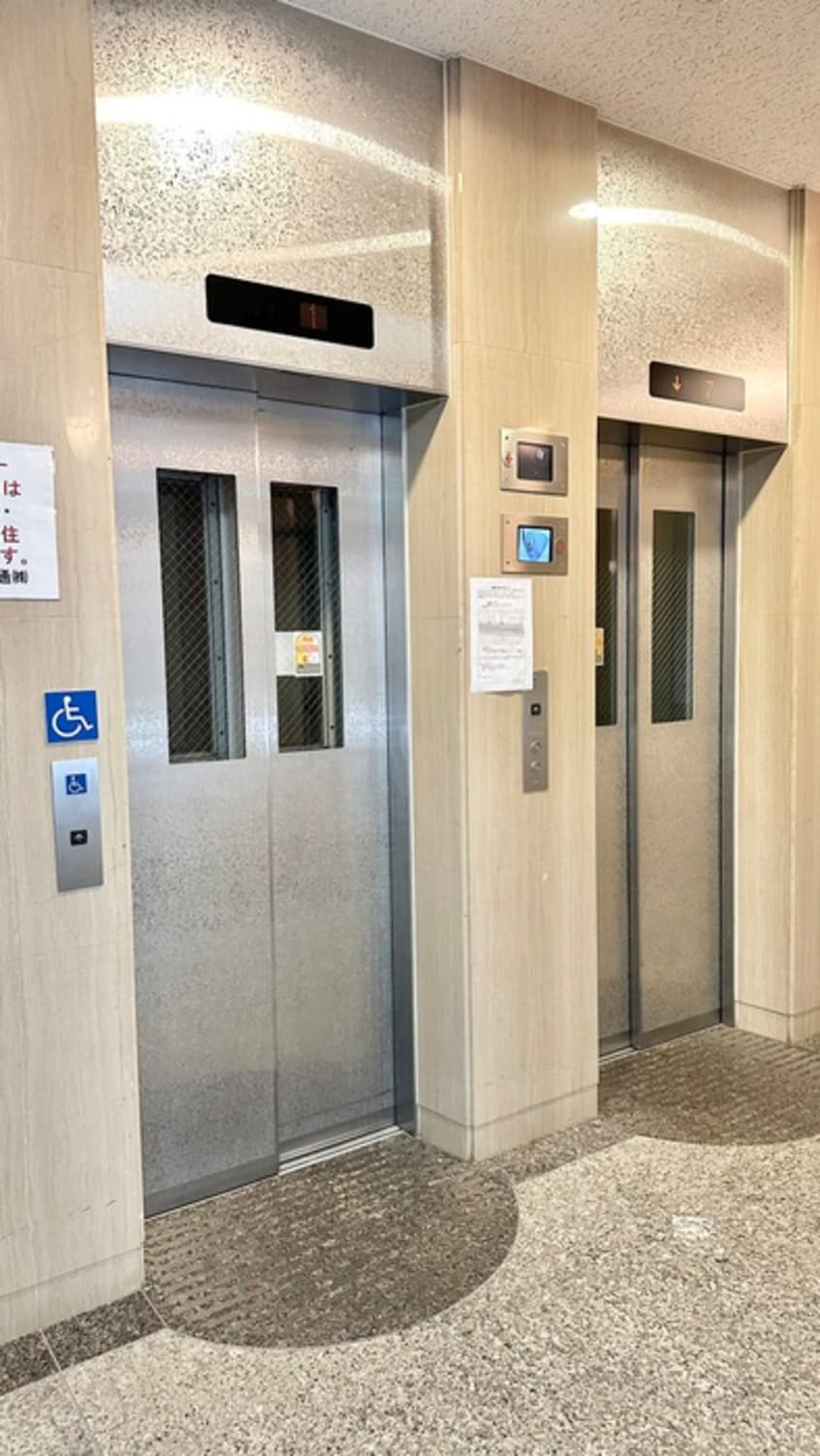 エントランス部分 ブランクレ－ル谷町