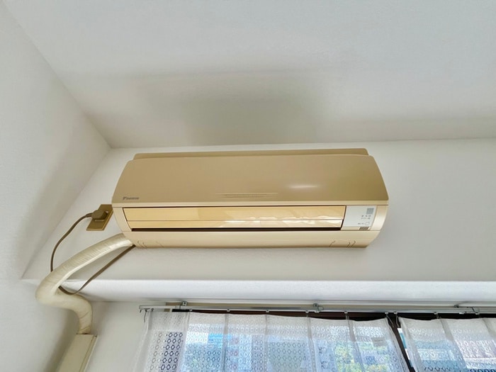 内観写真 ホワイトチムニ－