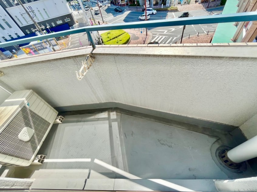 ベランダ・バルコニー ホワイトチムニ－