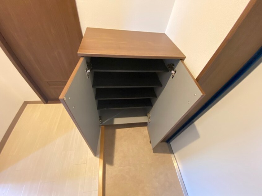 靴箱 ユグドラシルハザマ