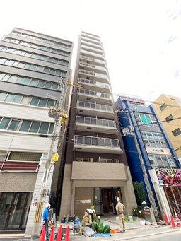 建築中