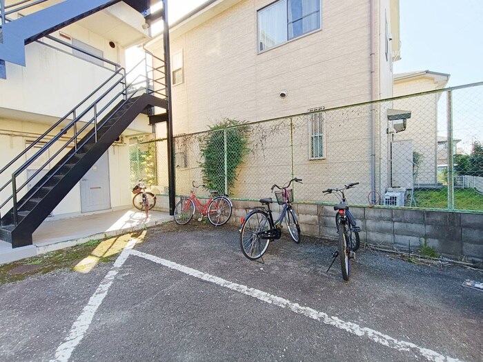 駐輪場 グランド－ル新田辺