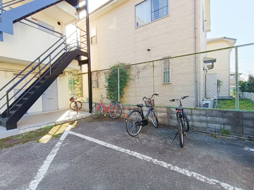 駐輪場 グランド－ル新田辺