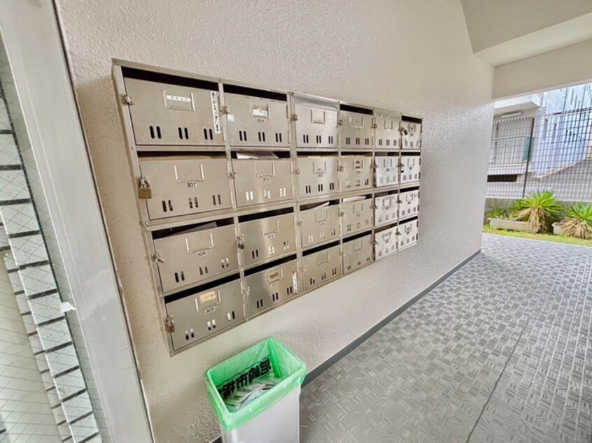 エントランス部分 サンハイツイシハラ