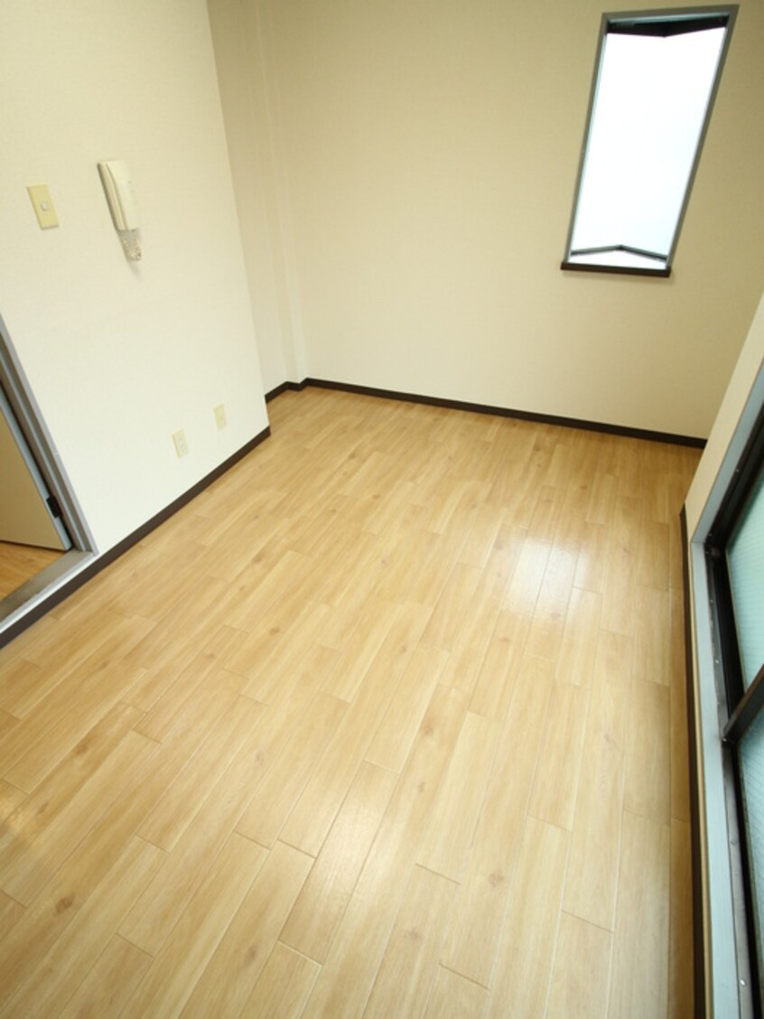 居室 ブル－フィ－ルド