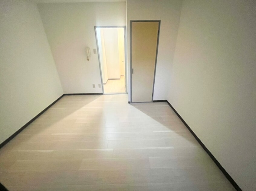 居室 ブル－フィ－ルド