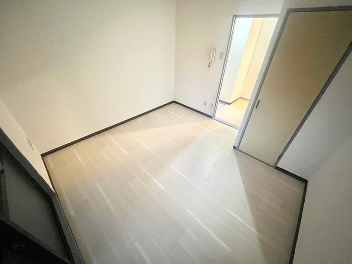 居室 ブル－フィ－ルド