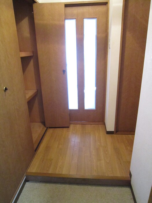 玄関 ルミナスみくに