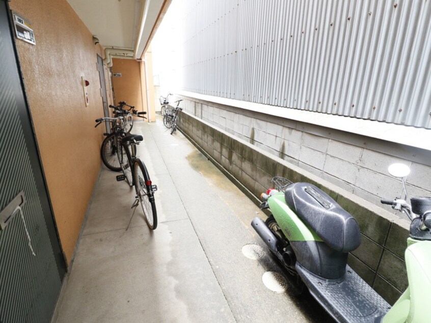 駐輪場 ＢＩＧ１神戸