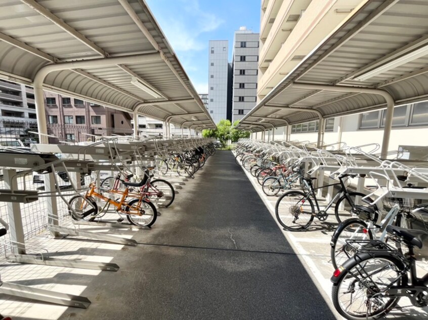駐輪場 ニッケノ－ブルハイツ江坂