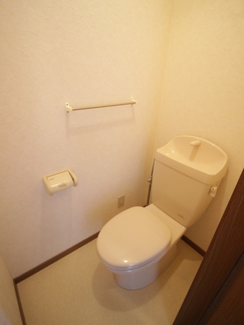 トイレ オリーブ長尾