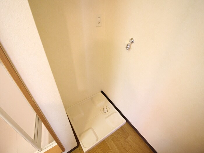 洗濯機置場 第１８関根マンション