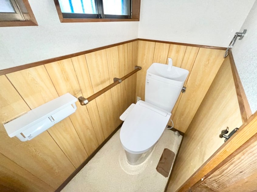 トイレ 加茂１丁目貸家