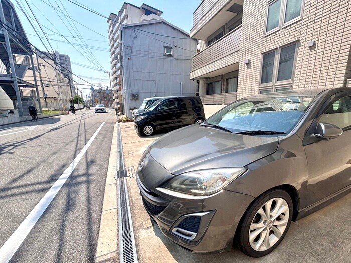 駐車場 コンフォールメゾン