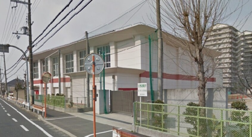 市立北中小学校(小学校)まで350m エストレラ・ボアール７