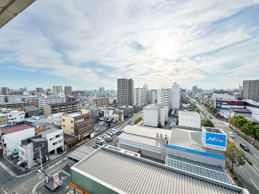 室内からの展望 ﾌﾟﾛｼｰﾄﾞ長居公園通