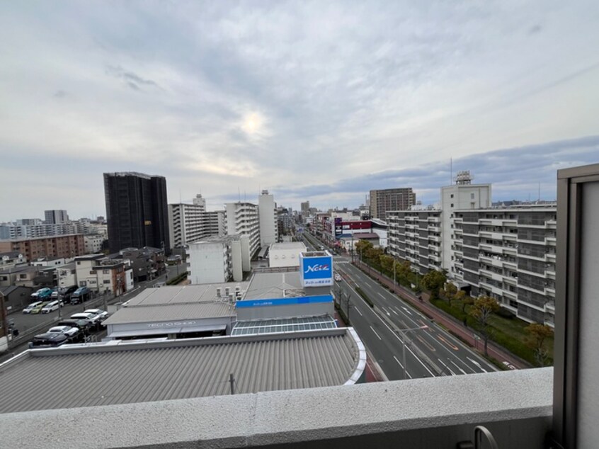 室内からの展望 ﾌﾟﾛｼｰﾄﾞ長居公園通