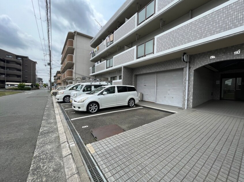 駐車場 風の街