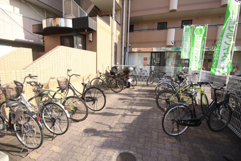 駐輪場 サンパレス布施