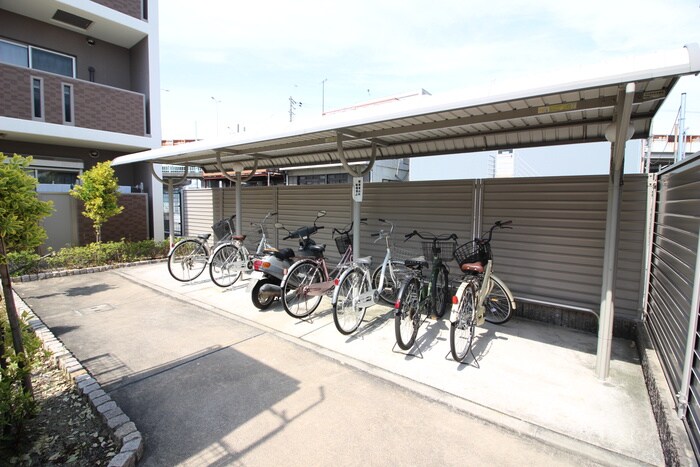 バイク置き場 La tua casa