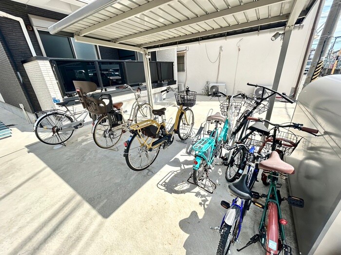 駐輪場 F asecia Doras