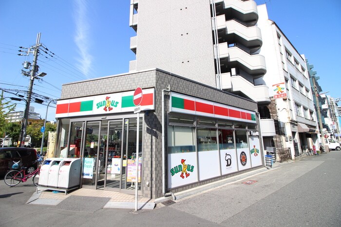 サンクス(コンビニ)まで479m カスタリア新梅田