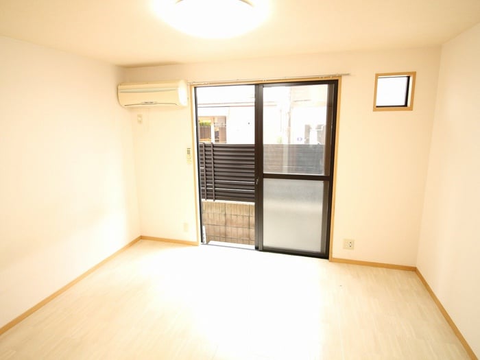 居室 メゾンソレイユ岡町