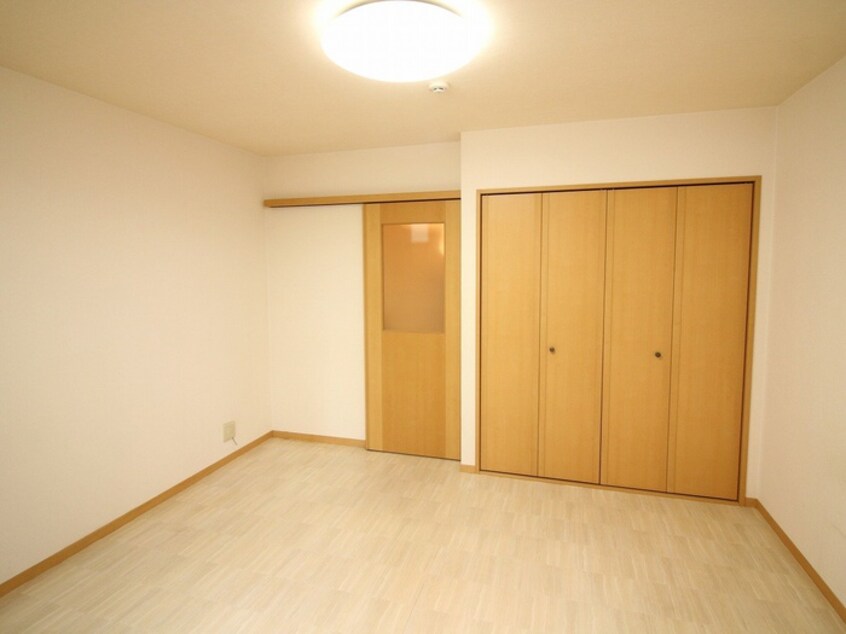 居室 メゾンソレイユ岡町