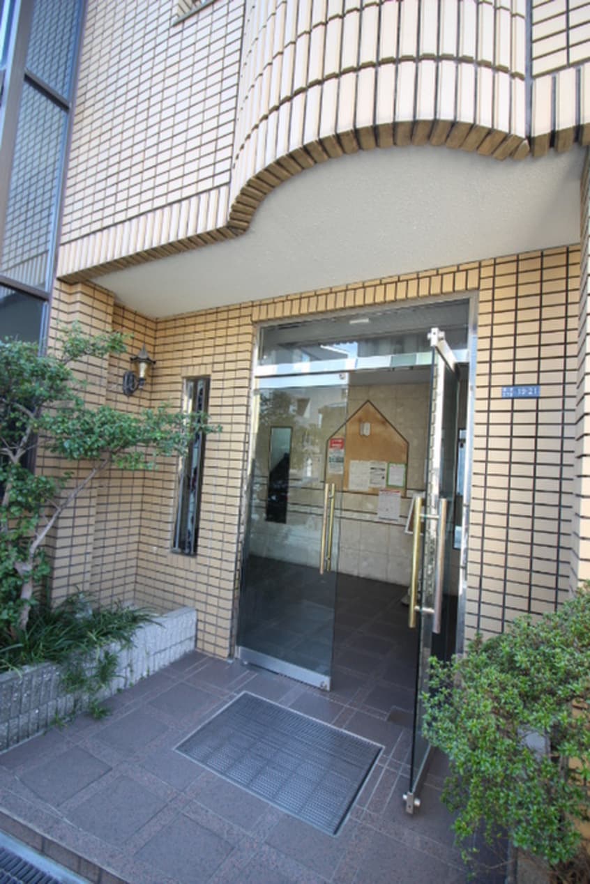エントランス部分 シャルマン清水